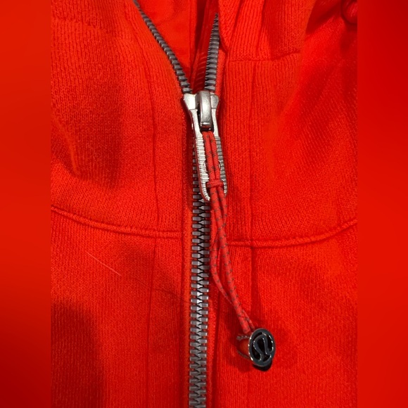 Lululemon cropped zippered jacket - size 6 - like new - Picture 3 of 10